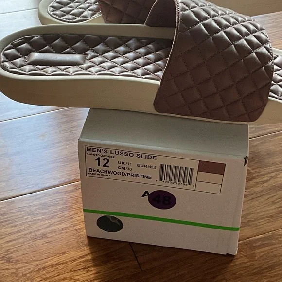 APL Quilted Slide - Picture 2 of 3